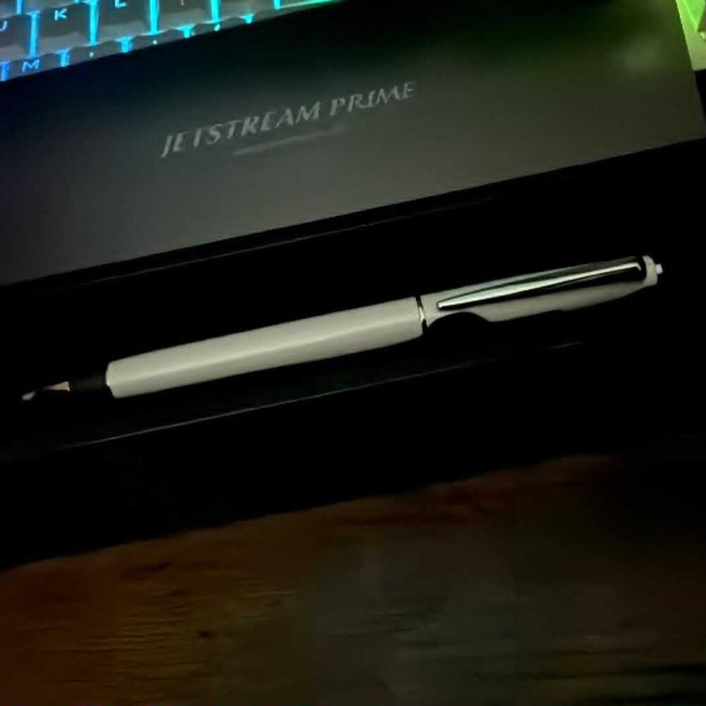 Uniball Jetstream Prime Twist Ballpoint Pen - Brand New W/Case - WHITE 0.7mm